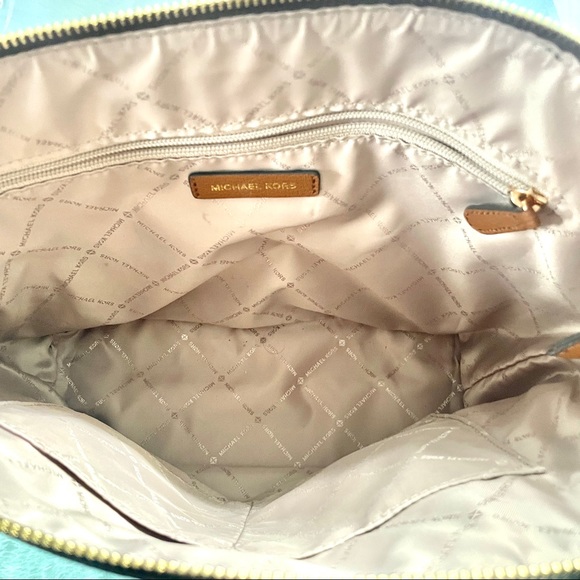 MICHAEL KORS
Charlotte Large Logo and Leather Top-Zip Tote Bag - Picture 4 of 8